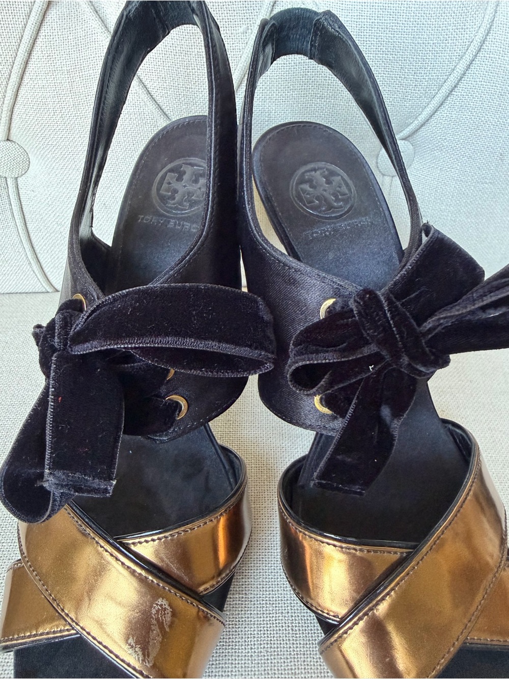Black and Bronze Gold Tory Burch Evening heels - Picture 4 of 6
